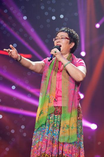 传奇歌唱家王洁实：感恩谢莉斯，与平凡女工妻子相爱一生