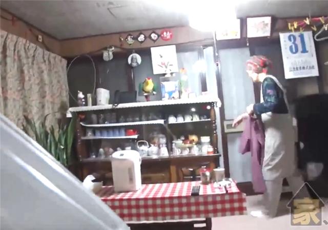 日本83岁老奶奶，独居63㎡废旧的家，过着辛酸又坚强的一生