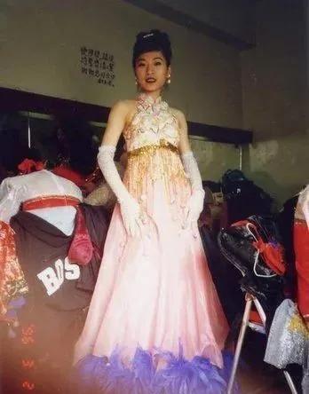 一首《一直很安静》成为阿桑的经典绝唱，坎坷人生令人声泪俱下