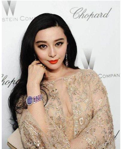 明星穿透视装,唐嫣显胸小,范冰冰最会穿,章子怡却走光!