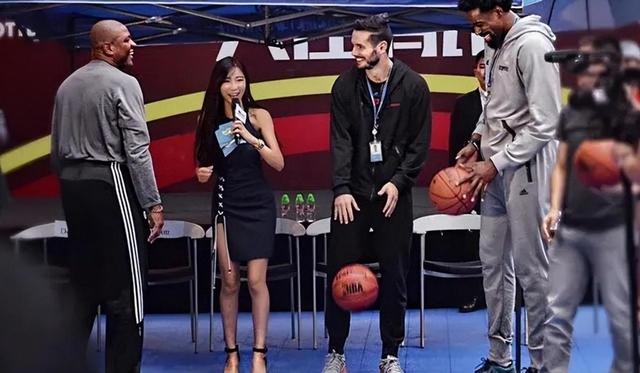 2016年,NBA美女主播周玲安与53岁美国富豪结婚,婚后屡屡传婚变