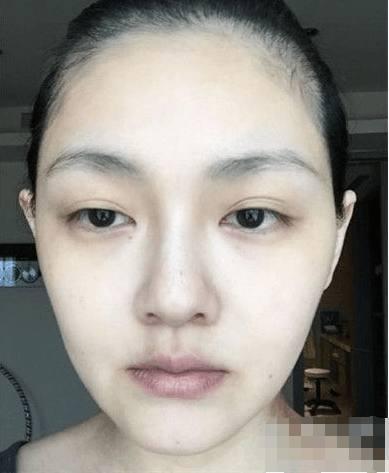 女星豁出去的素颜照,赵丽颖一看就是没睡醒,杨颖皮肤乌黑照样秀