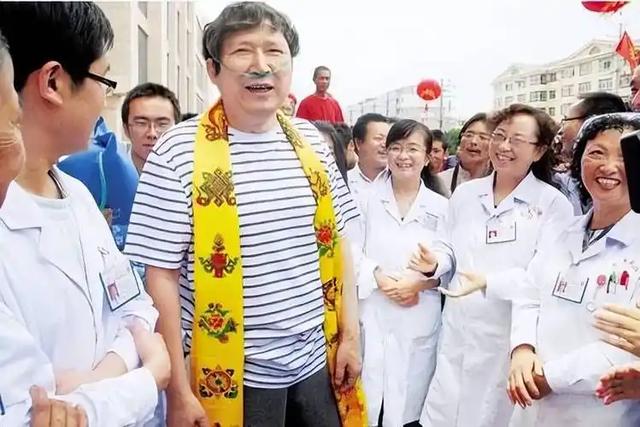 “第一软饭男”李春平:伺候美国老妇13年,继承268亿,现状如何