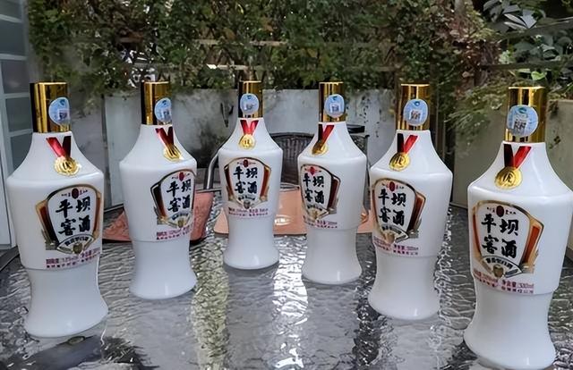 怪了，四川酒桌上不见“茅五剑”，反而偏爱4款“廉价酒”，为何