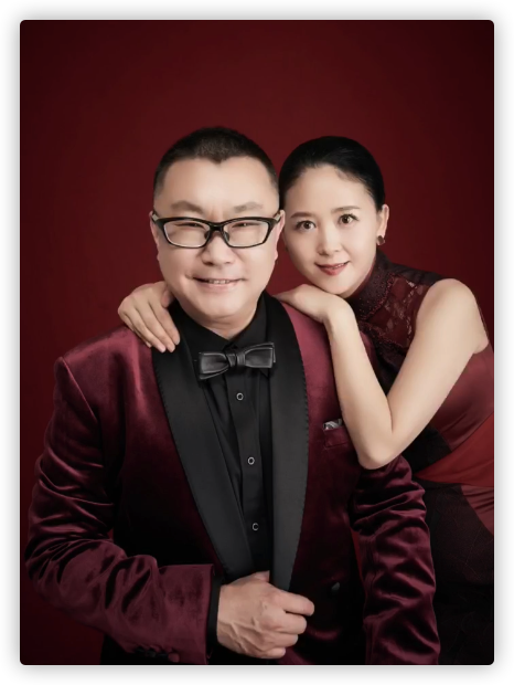 尹相杰妻子庆结婚一周年,公开唯美婚纱照,连换4套礼服身姿婀娜