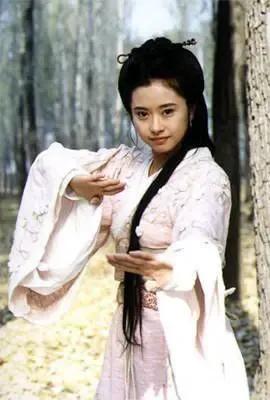 何美钿:从体操女孩到TVB当红花旦的传奇蜕变