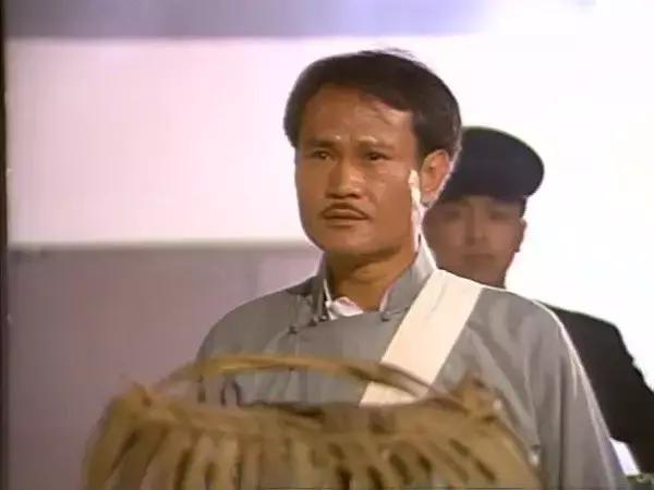 “一眉道长”林正英逝世20周年：如何一个人串联起香港僵尸片的电影宇宙？