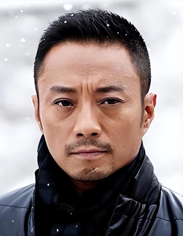 娱乐圈5个扎男”，别人留胡子邋遢，他们满脸胡碴反而更有味道