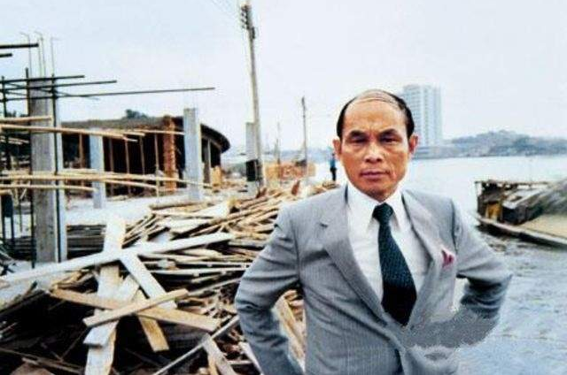 2006年霍英东去世:葬礼上国旗加身,李嘉诚到场,何鸿燊亲自扶灵