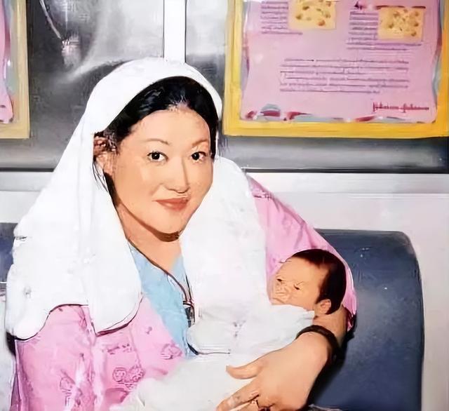 陈宝莲之子邱煌祎:心痛生母早逝,恩怨如风亲情有泪