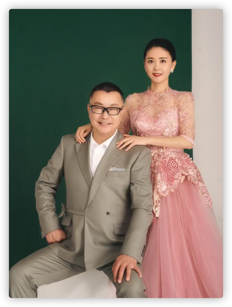 尹相杰妻子庆结婚一周年,公开唯美婚纱照,连换4套礼服身姿婀娜