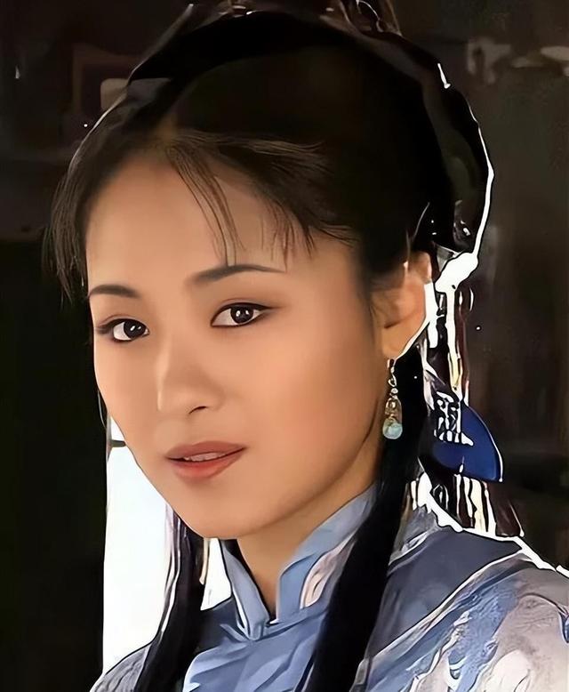 曾经把李保田迷得神魂颠倒, 张国立也难掩喜爱, 如今的她却判若两人