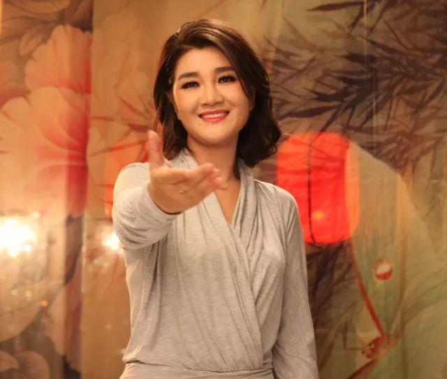 降央卓玛:母亲去世早,婚后连生三胎,婆婆把我当亲女儿疼爱