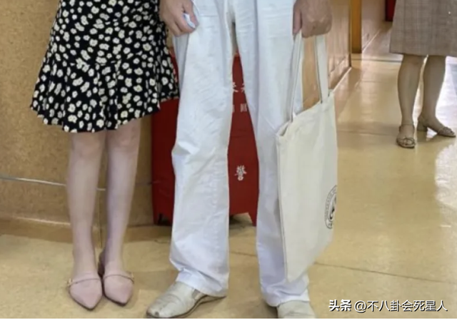 老演员晚年现状:87岁牛犇丧妻独居,68岁李雪健身形消瘦