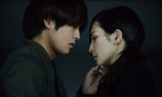 太敢拍了：大尺度日本电影，每一部都是本色出演！第一部《娼年》