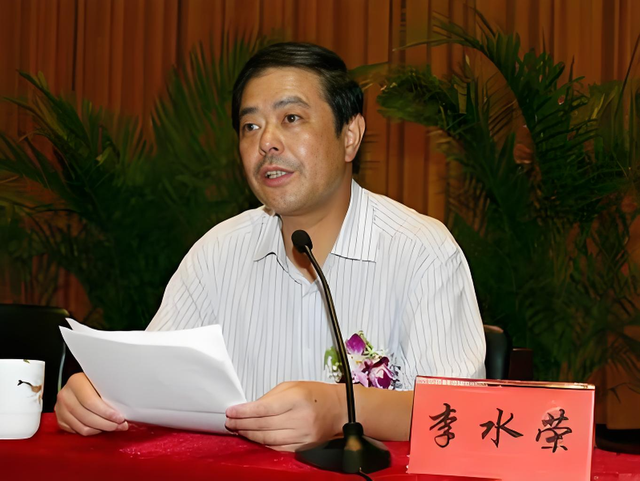 中国商业界黑马崛起,年入6126亿远超腾讯小米,他到底是什么来头