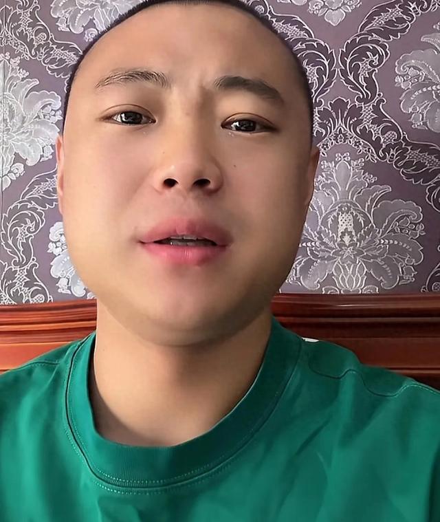 瑶瑶彻底和天琪分了,天琪后悔了,现在没有一点瑶瑶的消息了