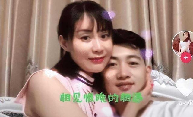 妈妈的朋友!回顾一男子爱上妈妈的40岁闺蜜,网友:阿姨真白