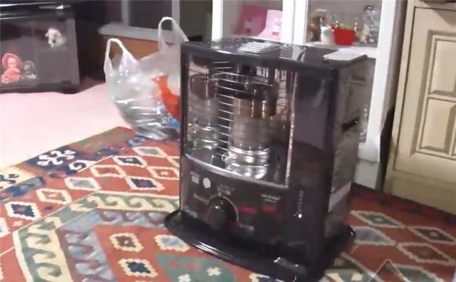 日本83岁老奶奶，独居63㎡废旧的家，过着辛酸又坚强的一生