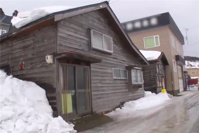 日本83岁老奶奶，独居63㎡废旧的家，过着辛酸又坚强的一生