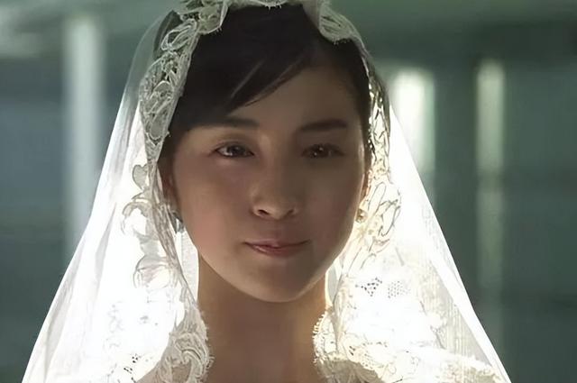 东野圭吾《秘密》:妻子魂穿女儿身体,伦理错乱下的赤裸人性