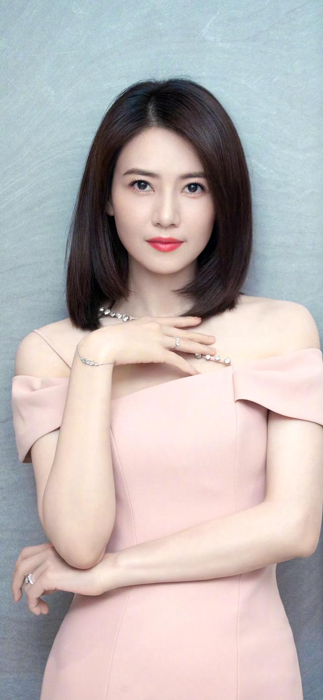 俺的女神高圆圆高清无水印性感壁纸美图大放送