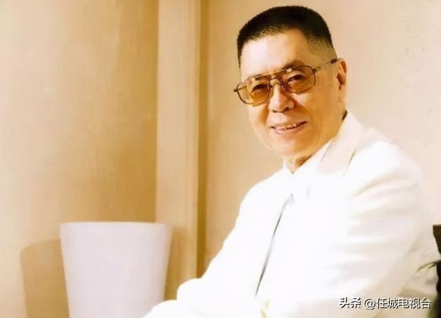 盖燕：28岁嫁给49岁的刘诗昆，夫妻创业挣来几十亿，最后却离了婚