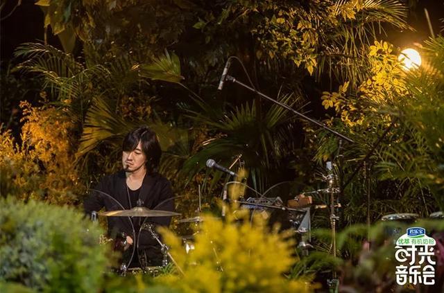 从打击乐手到音乐制作人，荒井十一：我其实是一个内向的人