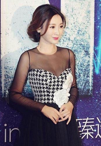 明星穿透视装,唐嫣显胸小,范冰冰最会穿,章子怡却走光!