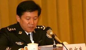 郑少东(从辉煌到堕落：少帅郑少东的权利与贪腐之路)