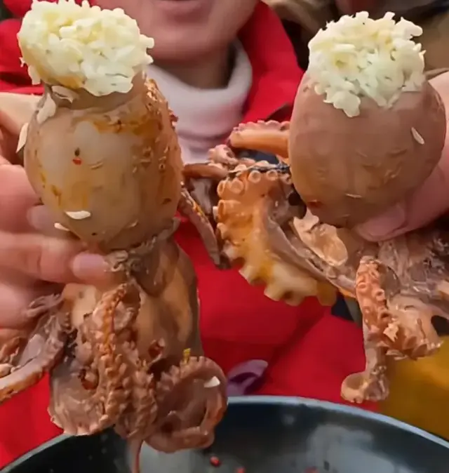 吃播海鲜(海鲜吃播神一样的操作，你见过吗？)