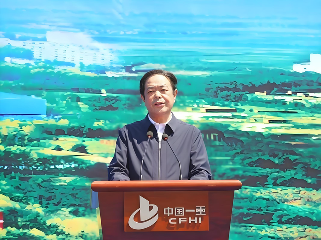 中国商业界黑马崛起,年入6126亿远超腾讯小米,他到底是什么来头