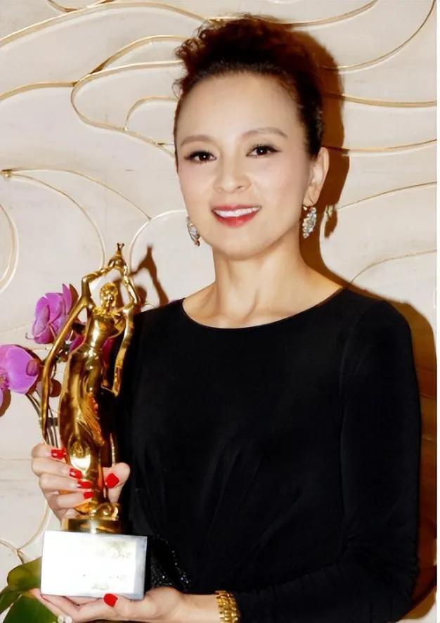 庞好：父亲是与王心刚齐名的庞学勤，娶演员东方闻樱，幸福美满