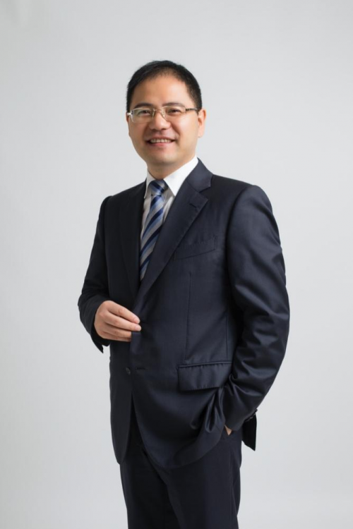 爆火父亲节影片《撑腰》幕后,为千万人撑腰的“椅子大王”