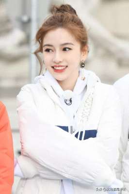 跑男第一季(杨颖:跑男第一季,颜值封神之路)