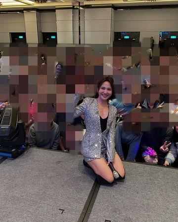 联发科部门尾牙「听说都辣妹受邀」！梁文音深U现身超凶  台下反应曝