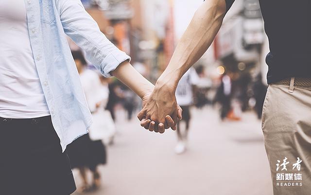 胡歌妻子身份曝光后，一张照片惊艳出圈：婚姻事业双丰收的人永远只有一种