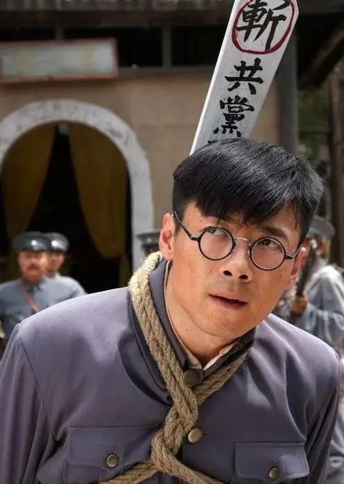 王凯吻戏多到要赶超胡歌了，靳东、祖峰、杨烁组团花式“撩妹”