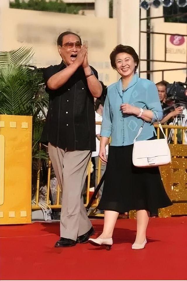 庞好：父亲是与王心刚齐名的庞学勤，娶演员东方闻樱，幸福美满