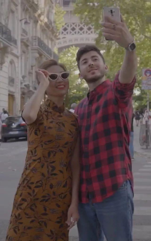 两个中国“神仙奶奶”穿旗袍游巴黎,意外走红网络:老了,也要优雅成一道风景线