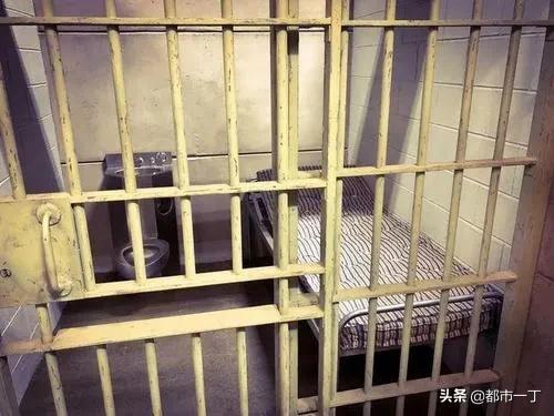 违禁品2(监狱风云录)