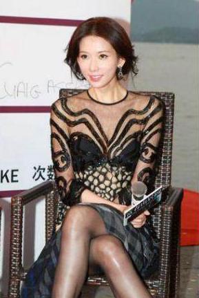 明星穿透视装,唐嫣显胸小,范冰冰最会穿,章子怡却走光!