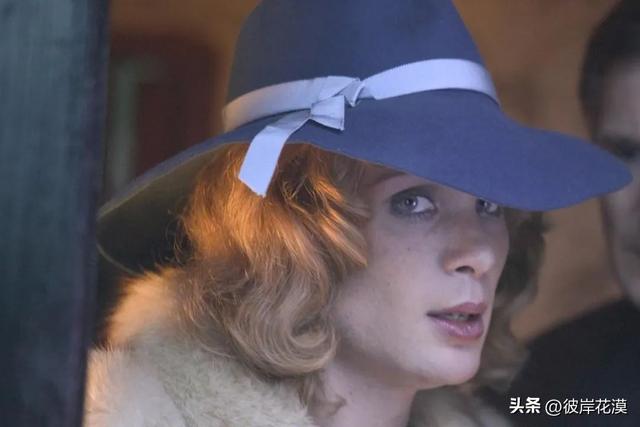 《冥王星早餐》,影史上无法被忽视的“女装大佬”