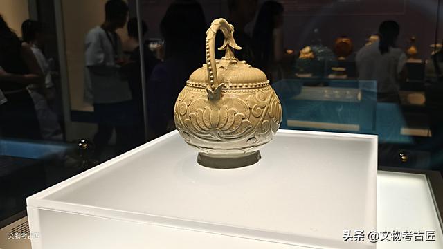 千年“魔壶”五代“青瓷提梁倒灌壶”的神奇之处