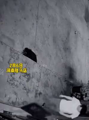 放火(楼上全是居民男子纵火烧毁前女友店铺，已拘留)