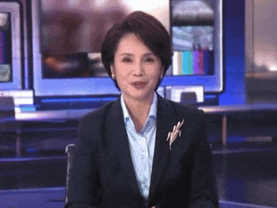 从央视著名女主播到浓妆艳抹的“顾八奶奶”，她的退休生活不寻常