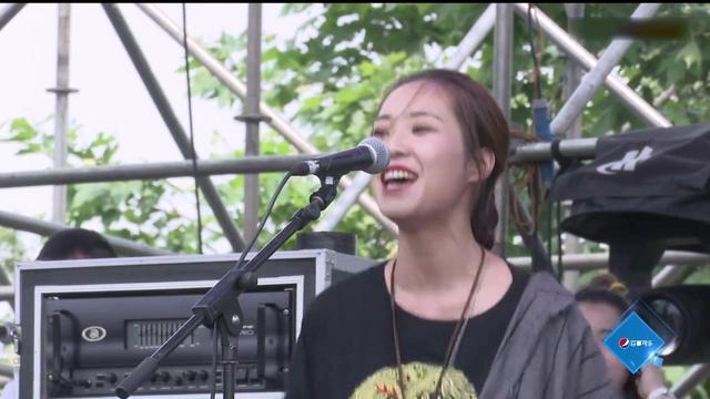 她是《爱是你我》里的女声、曾在刀郎家住10年,云朵这些年去哪了