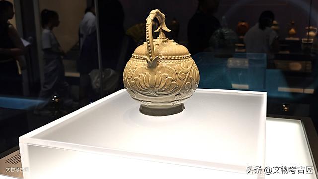 千年“魔壶”五代“青瓷提梁倒灌壶”的神奇之处