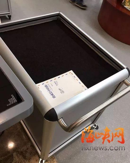 福州最牛图书馆首日体验来了！看电影 玩VR 看最美江景！办卡 借书 还书 存包 真实内景一网打尽！