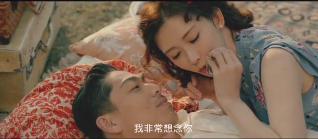 林志玲与AKIRA拍封面照,抱着老公猛亲不撒手,爱太深狂撒狗粮